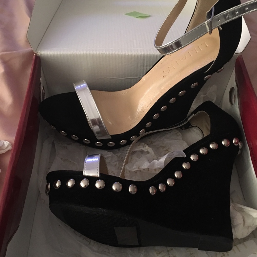 Wedge sandals